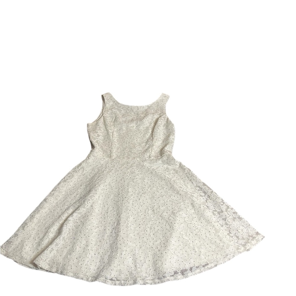 Beautiful Speechless white sleeveless lace dress silver dot accents. Size M